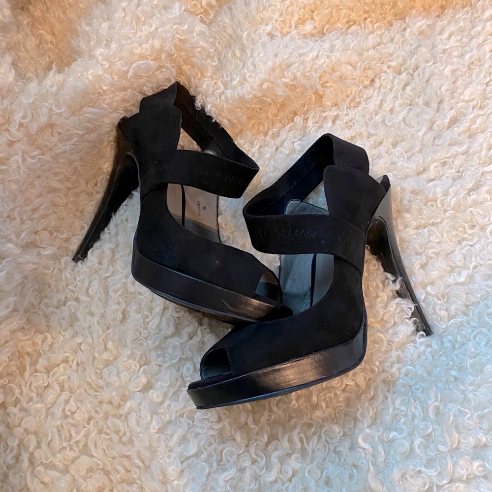Make an offer Levity Ivanna sz 9 stiletto peep toe